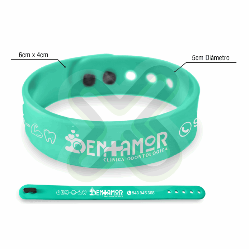 PULSERA DE GOMA CERRADA CON BAJO RELIEVE - Image 2