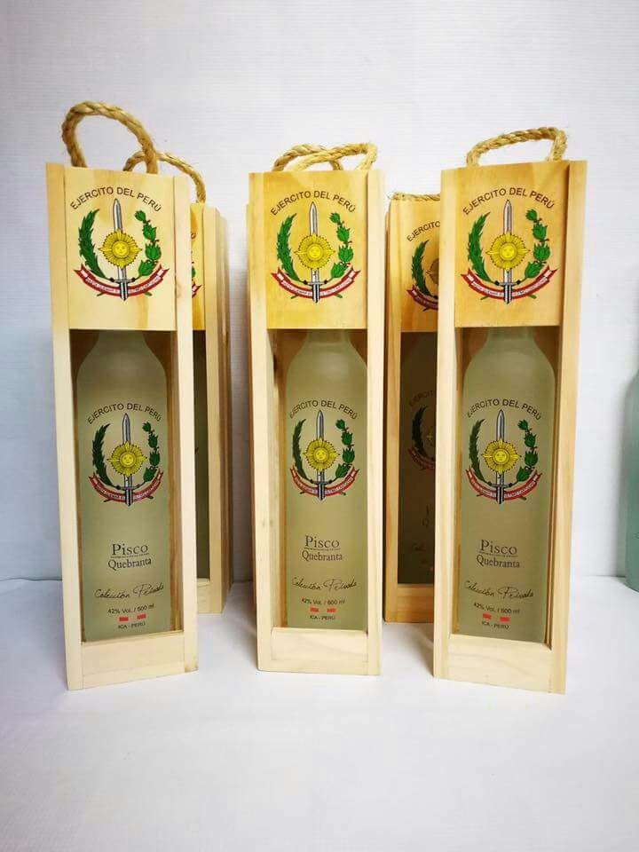 Pisco 500 Ml Con Caja De Madera personalizado para empresas
